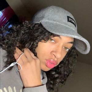 Meet your Posher, Tahraeah